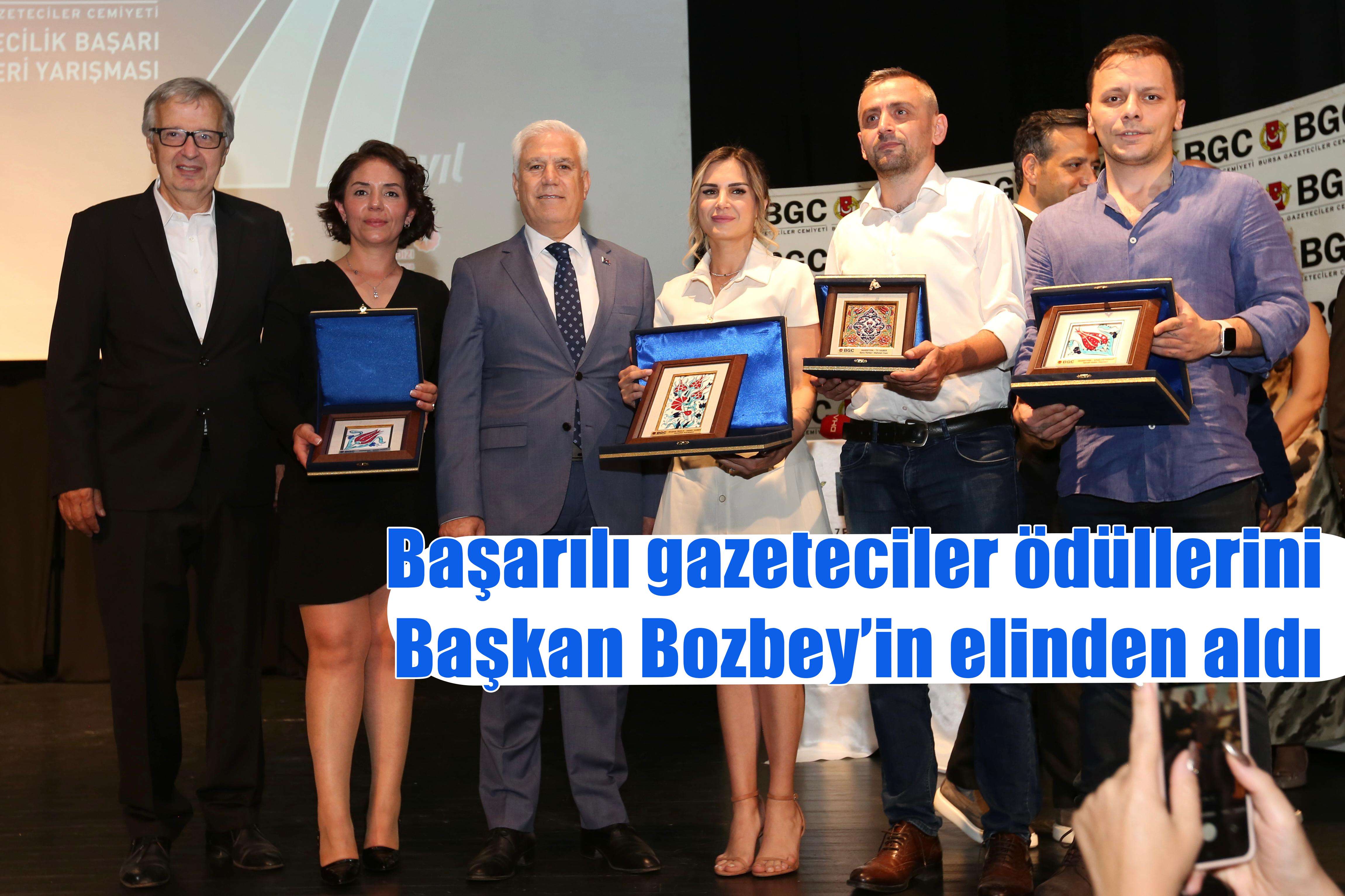 Başarılı gazeteciler ödüllerini Başkan Bozbey’in elinden aldı