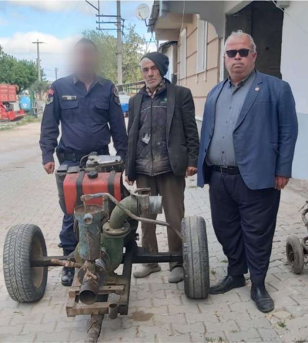 Karacabey’de tarladan su motoru çalan hırsızlar yakalandı