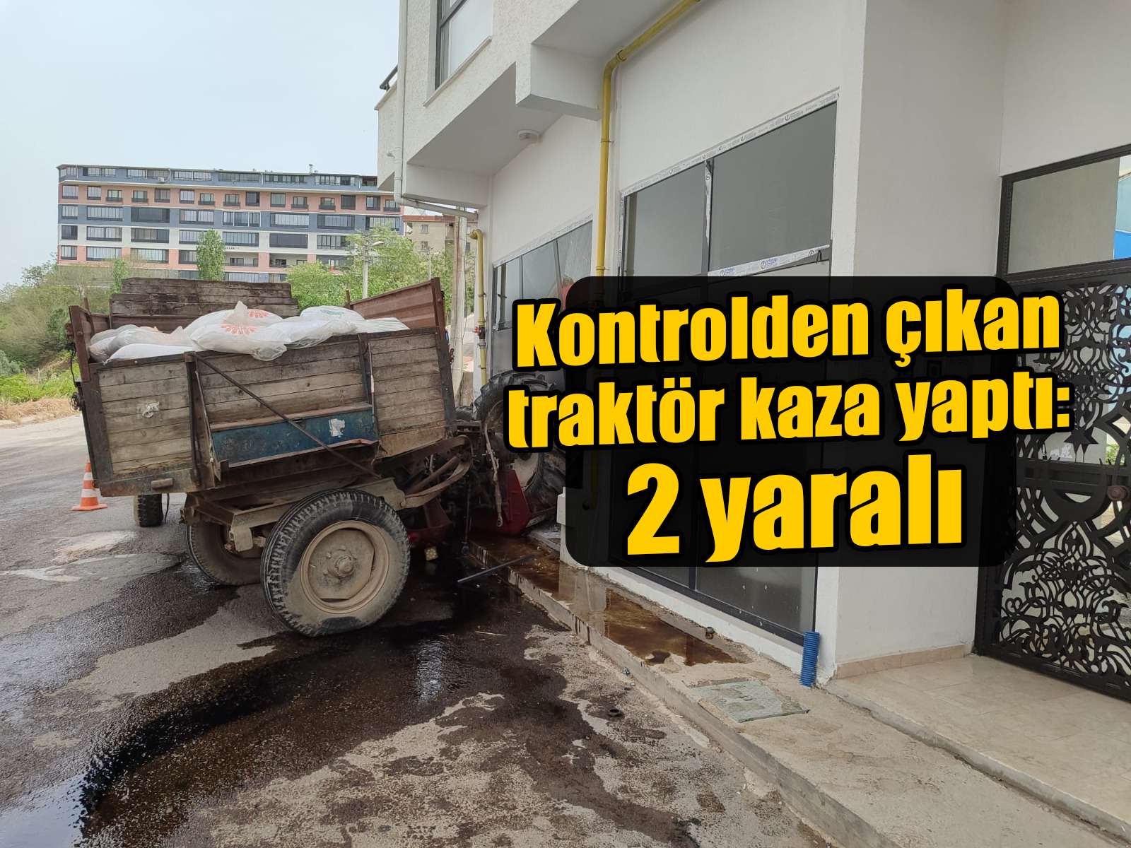 Kontrolden çıkan traktör kaza yaptı: 2 yaralı